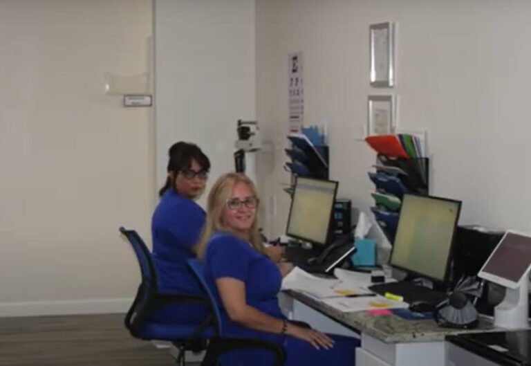 carmona personal de oficina 768x529