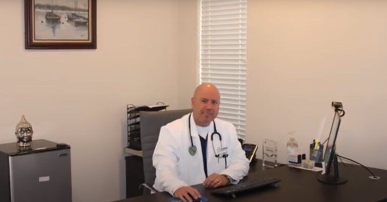 juan carmona en su oficina 768x402