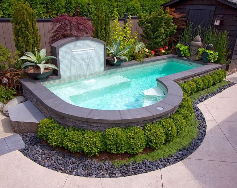small swimming pool 768x610